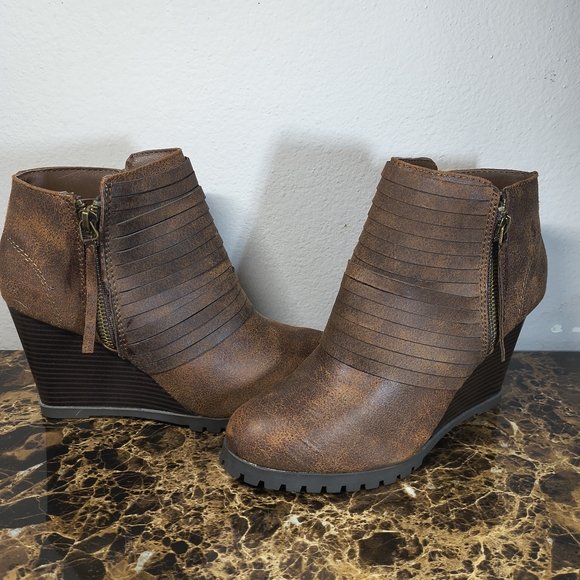 Sugar Brown Wedge Ankle Boots Size 7 Like New - Picture 6 of 14